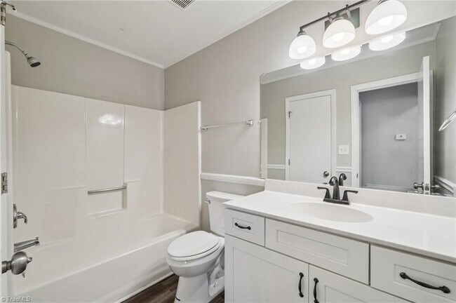 Building Photo - 3221 Pipers Way