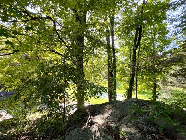 Building Photo - 301 Haviland Rd