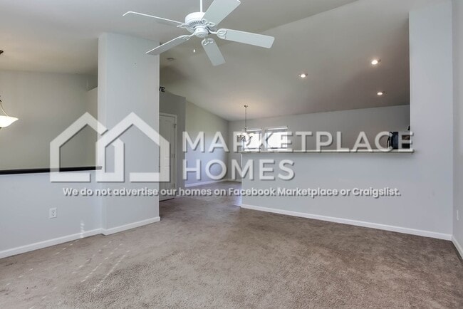 Building Photo - 4722 Torrington Dr SE