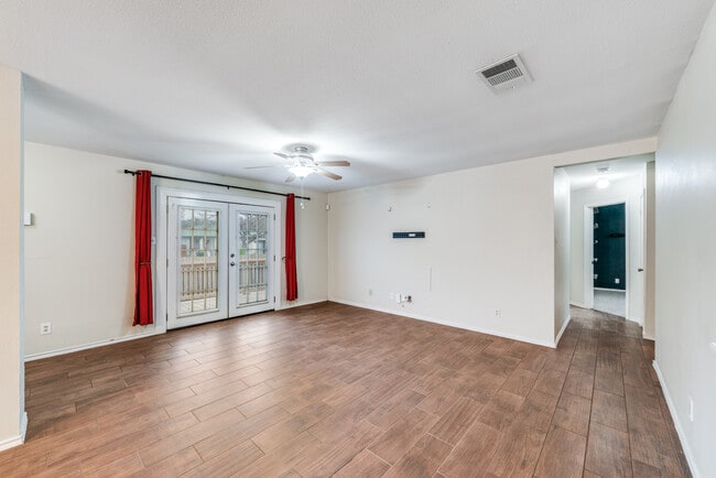 Building Photo - 6858 Celes Meadow Dr