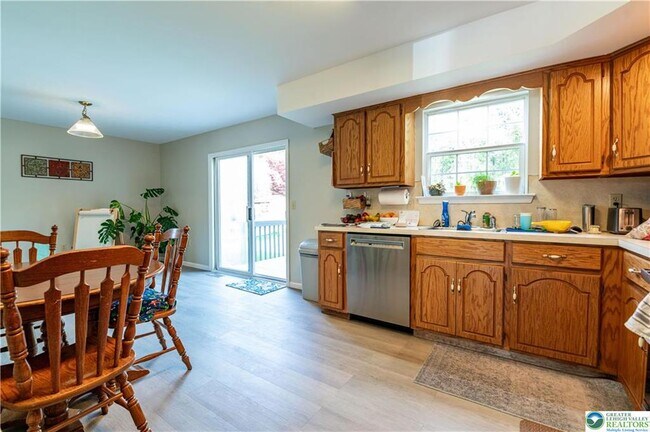 Building Photo - 2717 Tamlynn Ln