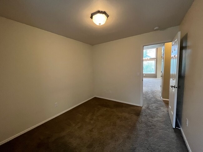 Building Photo - 4194 S Trailridge Ave