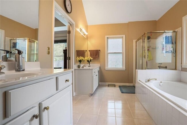 Building Photo - 2835 Olde Town Park Dr