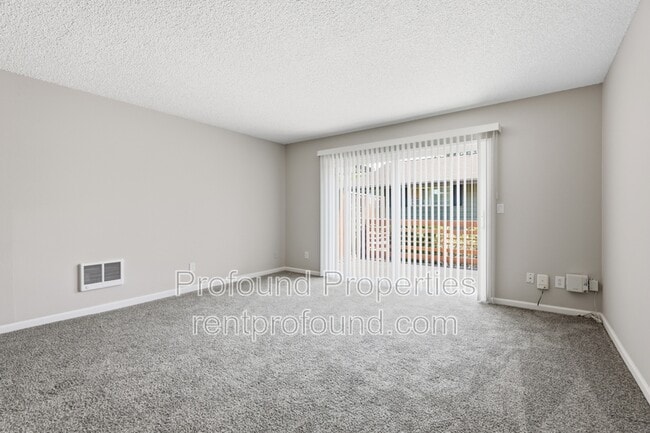 Building Photo - 6030 SW 130th Ave