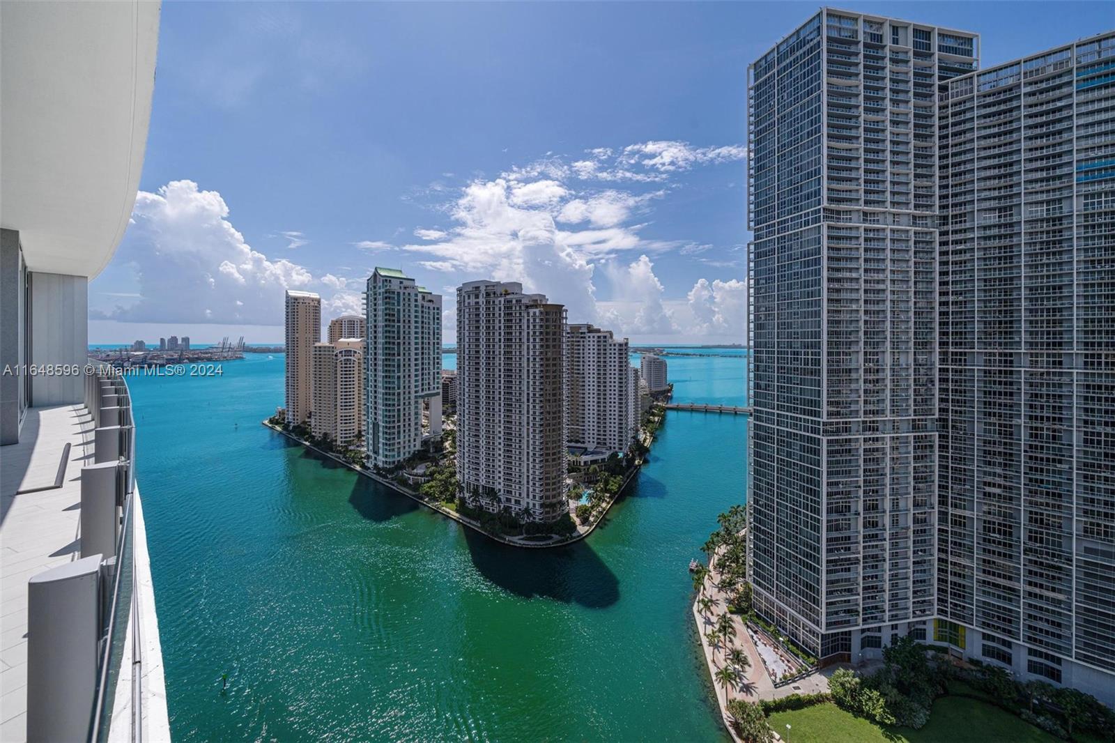 Building Photo - 300 Biscayne Boulevard Way