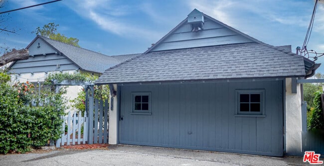 Building Photo - 12056 Laurel Terrace Dr