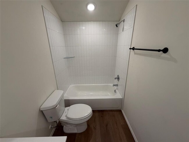 Building Photo - 201 E Main St