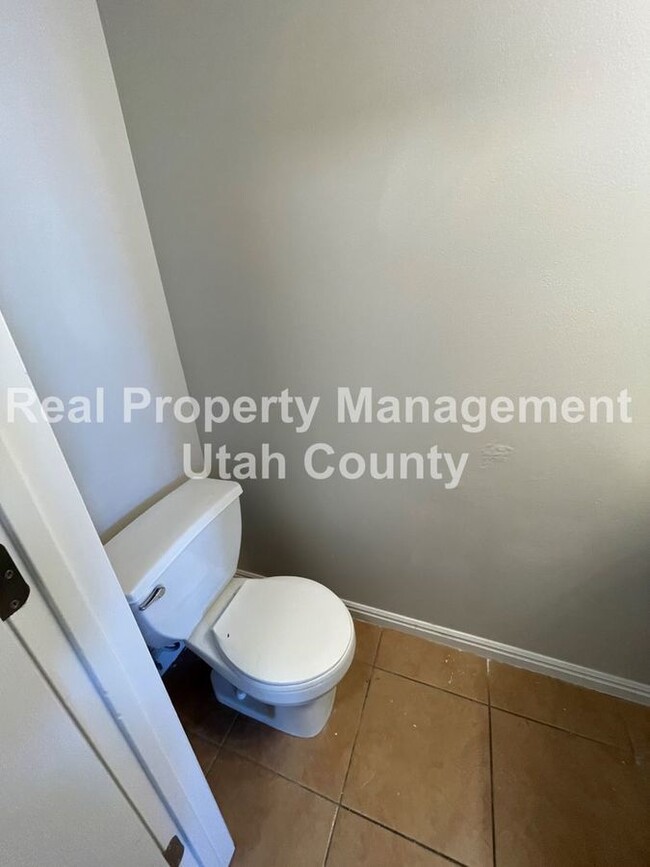 Building Photo - Half Off First Months Rent! Lower Price! S...