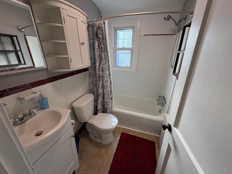 Building Photo - 418 Highland Ave