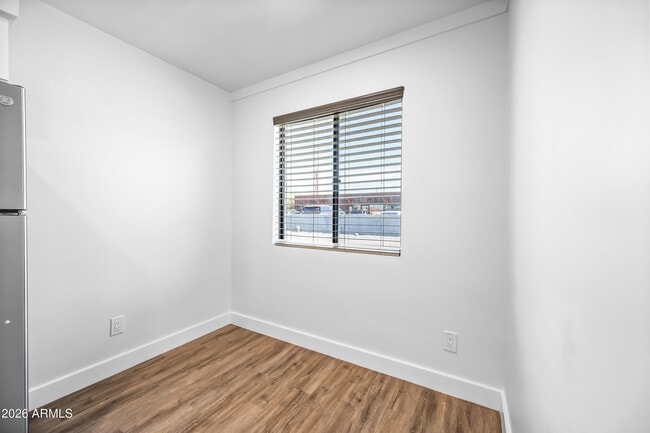 Building Photo - 3131 E Fairmount Ave