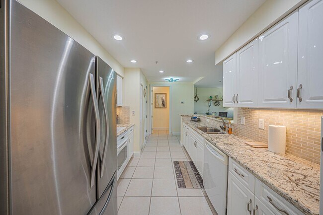 Building Photo - Marina View Rental!