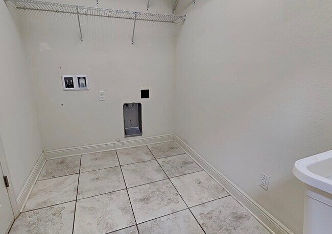 Building Photo - 11735 Albatross Ln