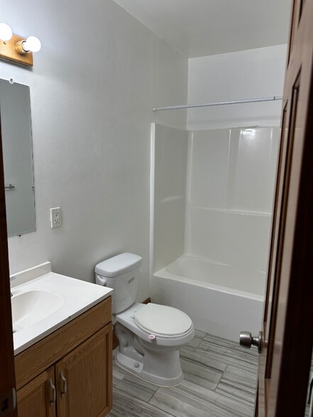 Building Photo - 00Lyman St