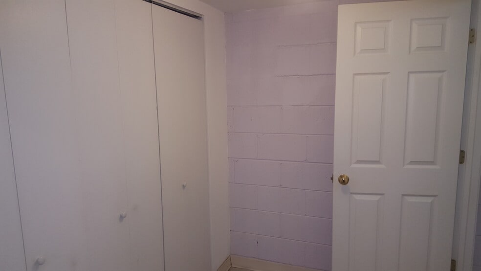 Building Photo - 2132 Rugen Rd