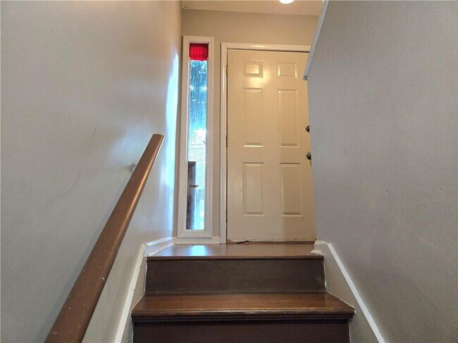 Building Photo - 2982 Hillwood Dr NW
