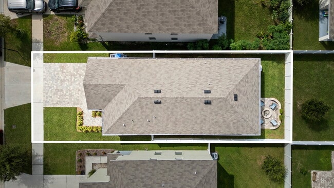 Building Photo - LIKE NEW Home For Rent in Southfork Lakes!