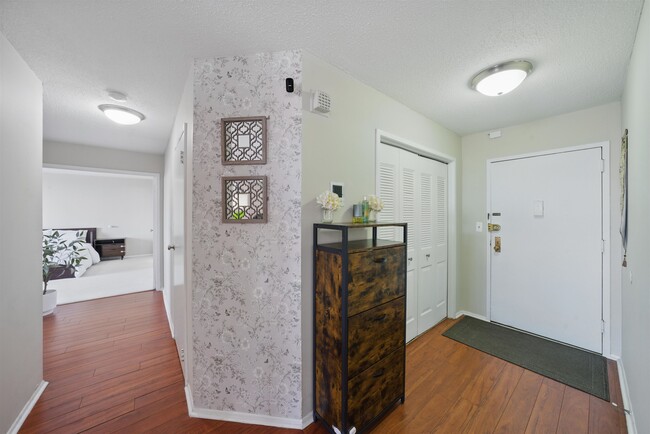Building Photo - 1508 Harmon Cove Tower