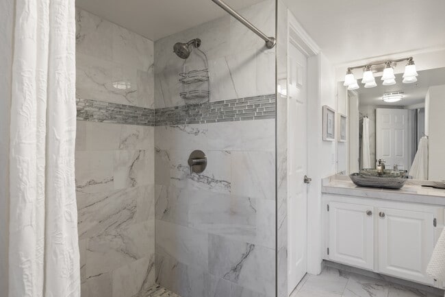 Building Photo - 12762 Ironstone Way