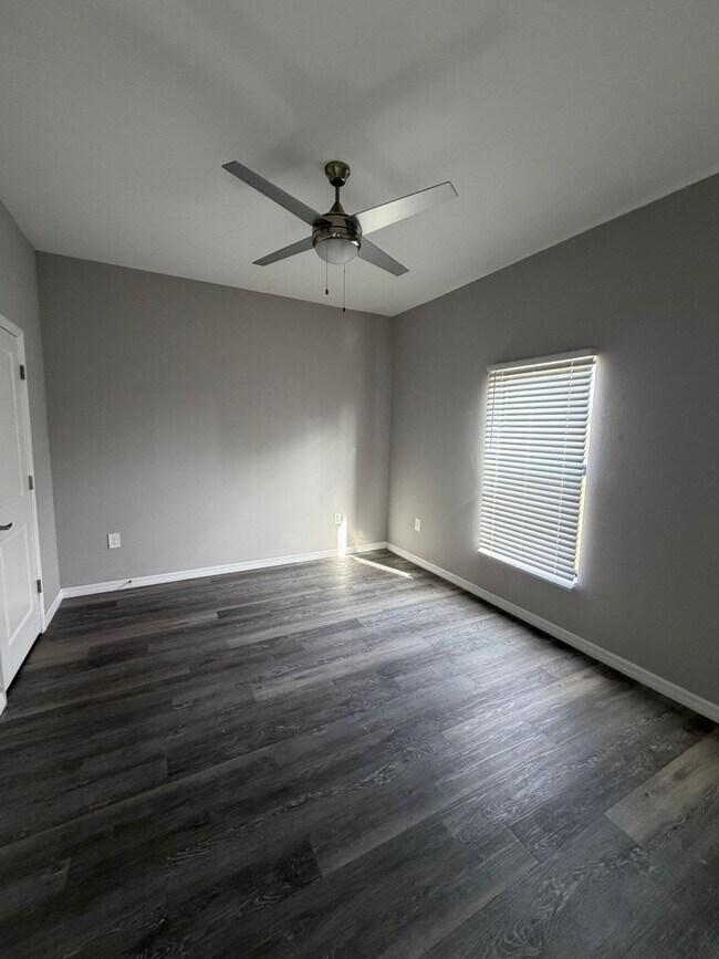 Building Photo - 1156 Melville Rd