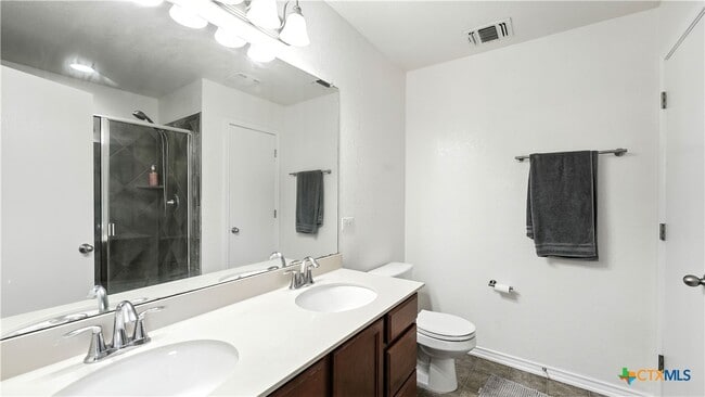 Building Photo - 208 Gatewood Clf