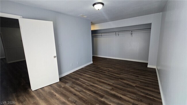 Building Photo - 716 N 11th St