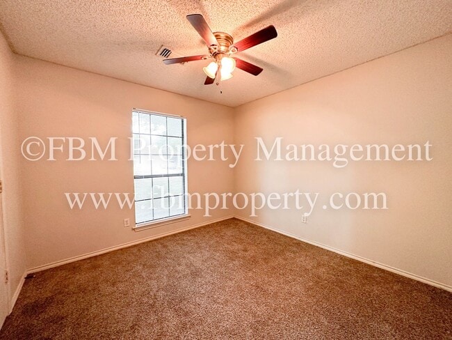 Building Photo - 921 Park Pl Blvd