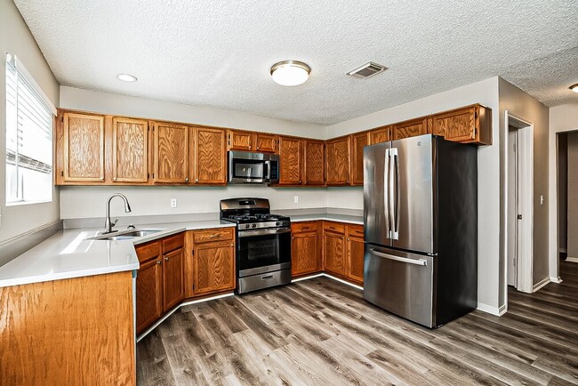 Building Photo - 3909 Spring Meadow Dr