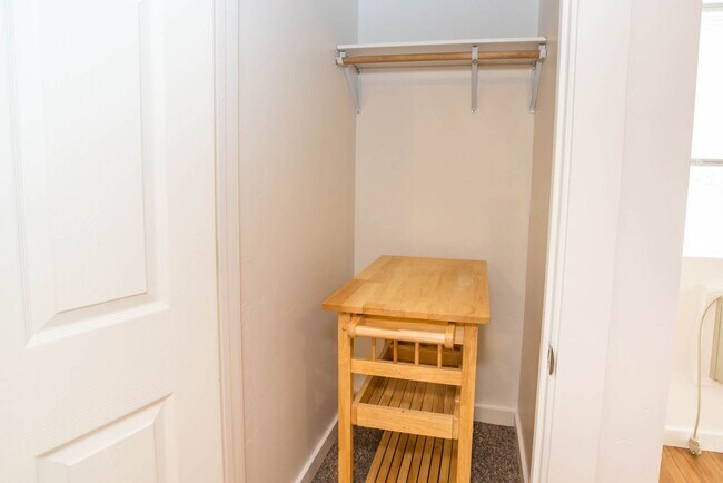 Building Photo - 1906 S 14th St W