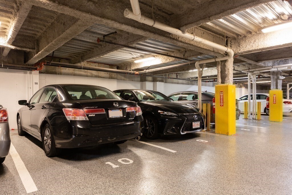 Building Photo - 321 Hammond Pond Pky