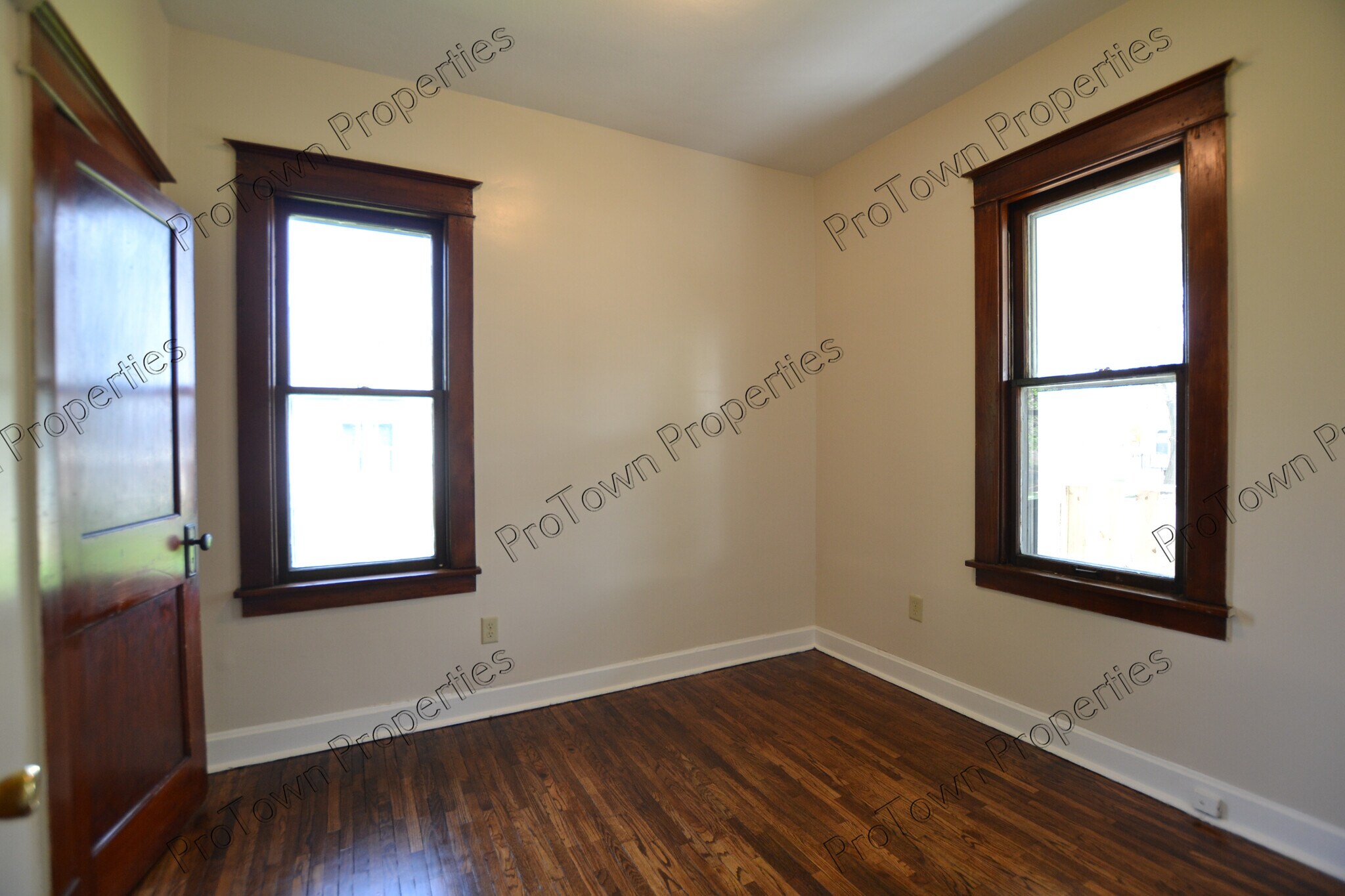 Building Photo - 463 S Ottawa St