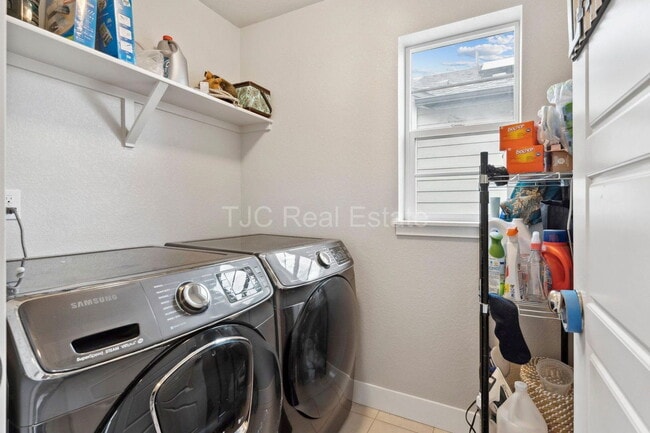 Building Photo - 8890 Yates Dr