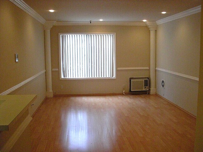 Interior Photo - 20/20 Villa Apartments