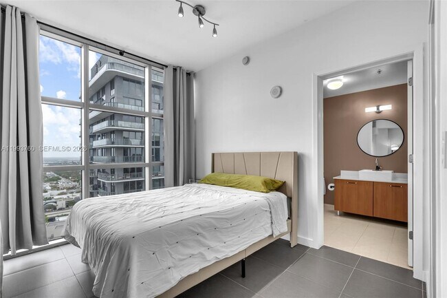 Building Photo - 3301 NE 1st Ave