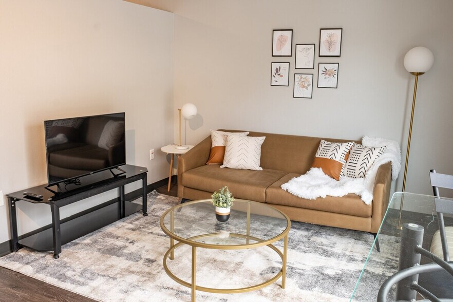 Building Photo - 2301 Ingersoll Ave