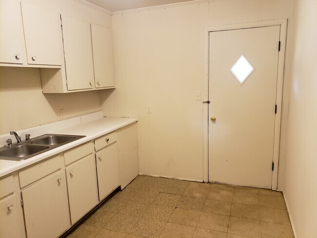 Building Photo - 408 Pinckney St