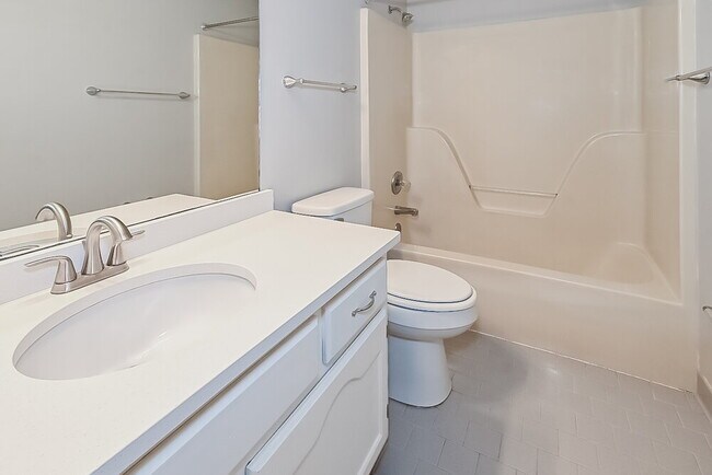 Building Photo - 4100 Windermere Dr S