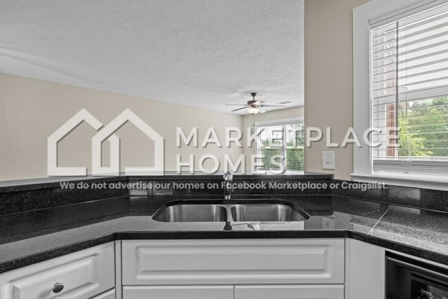 Building Photo - 100 Downsbury Rd