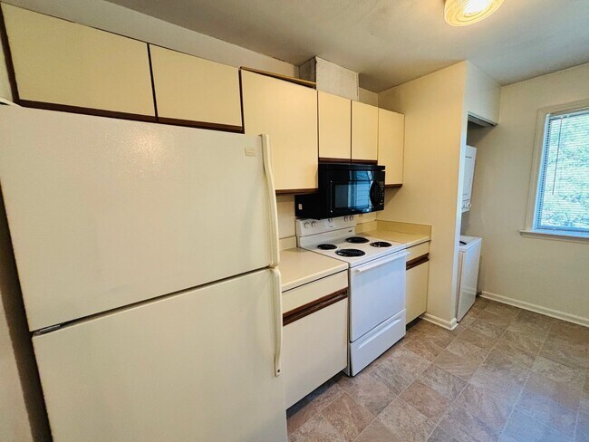 Building Photo - 401 Berryfield Ln