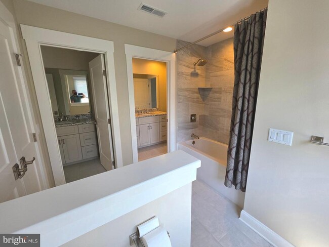 Building Photo - 94 Wolf Creek Cir