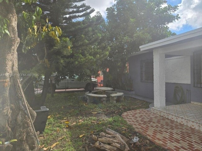 Building Photo - 1370 NW 116th Terrace