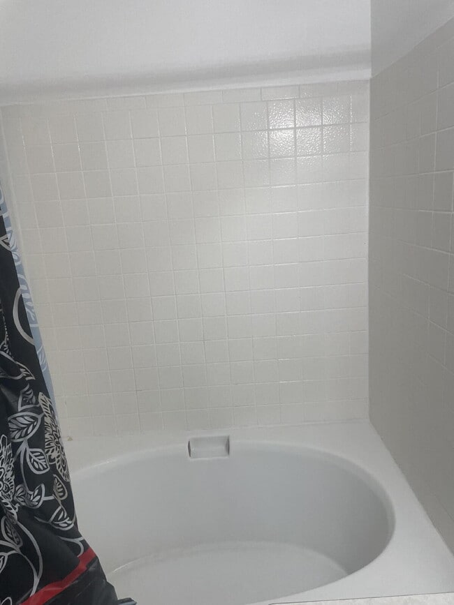 Building Photo - 521 Hoyt St