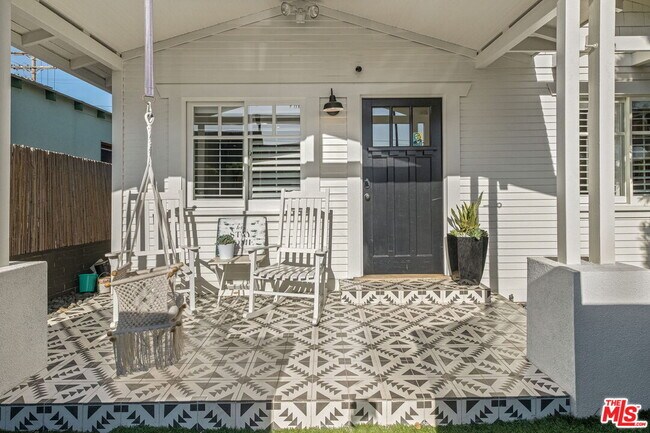 Building Photo - 1605 Cabrillo Ave