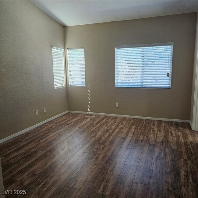 Building Photo - 9100 Valley of Fire Ave