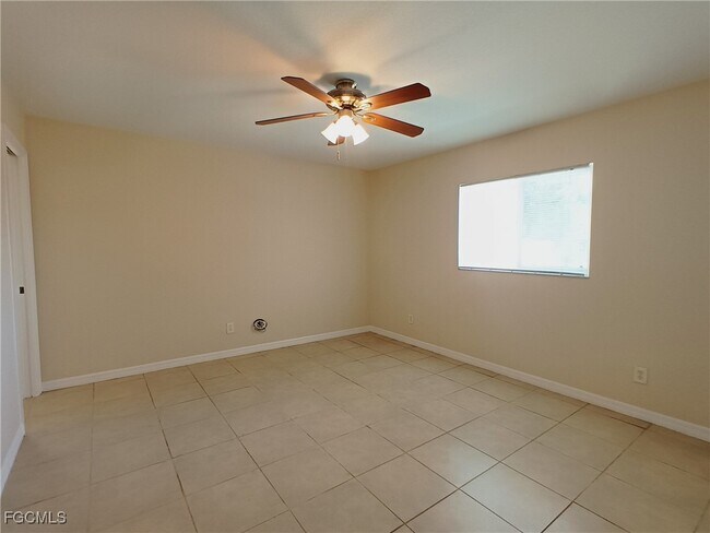 Building Photo - 1138 SE 19th Ln