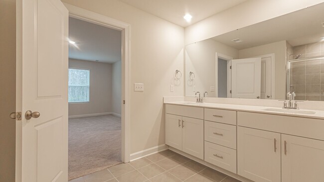 Building Photo - Picture-Perfect New Home in Clear Pond