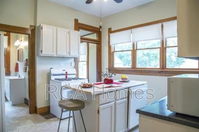 Primary Photo - 2317 Prospect St