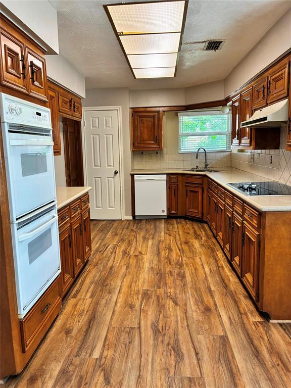 Building Photo - 15502 Rio Plaza Dr