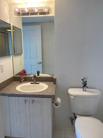 Building Photo - 1801 N Flagler Dr