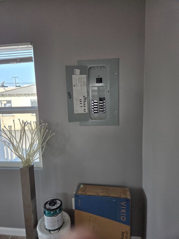 Building Photo - 4010-4014 Rockwood St