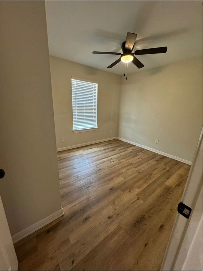 Building Photo - 1558 Fannin St